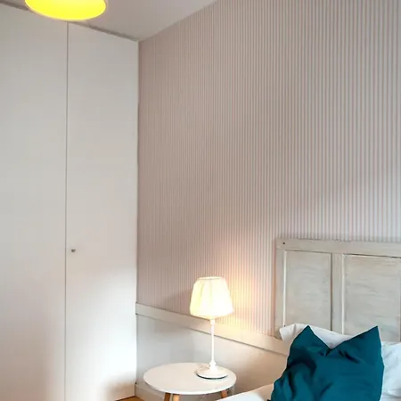 Modern 2-bedroom In Expo Апартаменти *