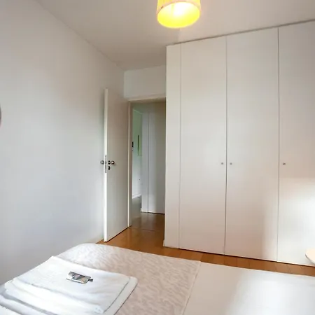 Апартаменти Modern 2-bedroom In Expo Лісабон