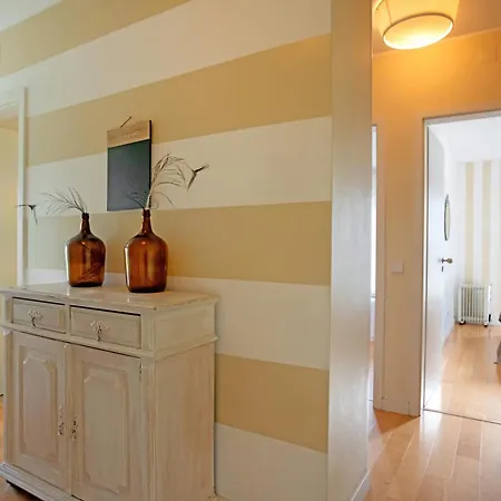 Апартаменти Modern 2-bedroom In Expo *